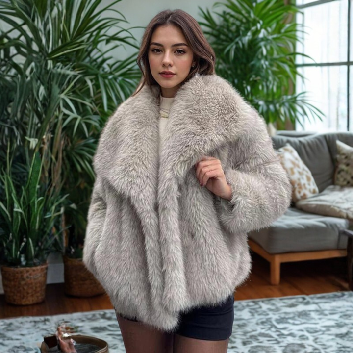 Corrine | Fuzzy Collar Coat