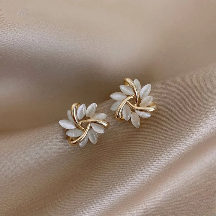 Pixie | Elegant Gold Earrings with Exquisite Opal Flower Motifs