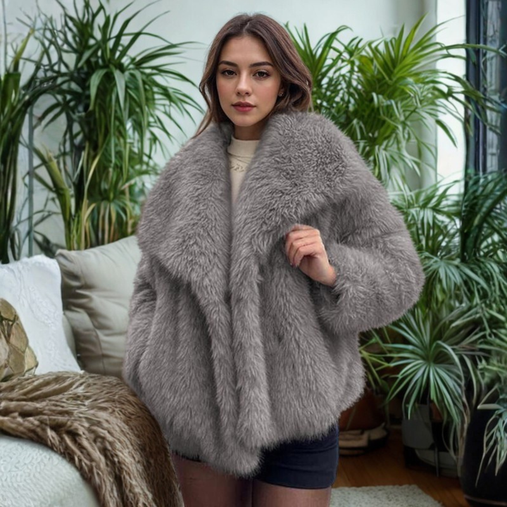 Corrine | Fuzzy Collar Coat