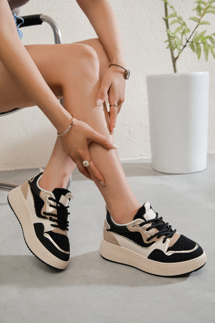 Undine | Black Wedge Sneaker