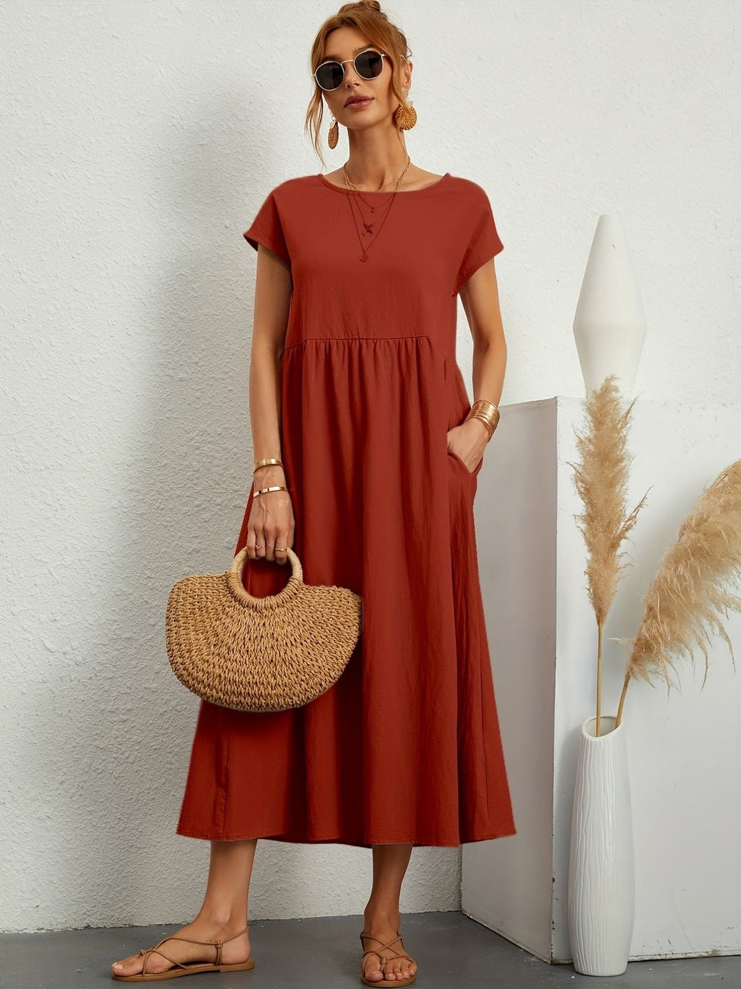 Freya | Light Midi Dress with Pockets and Short Sleeves