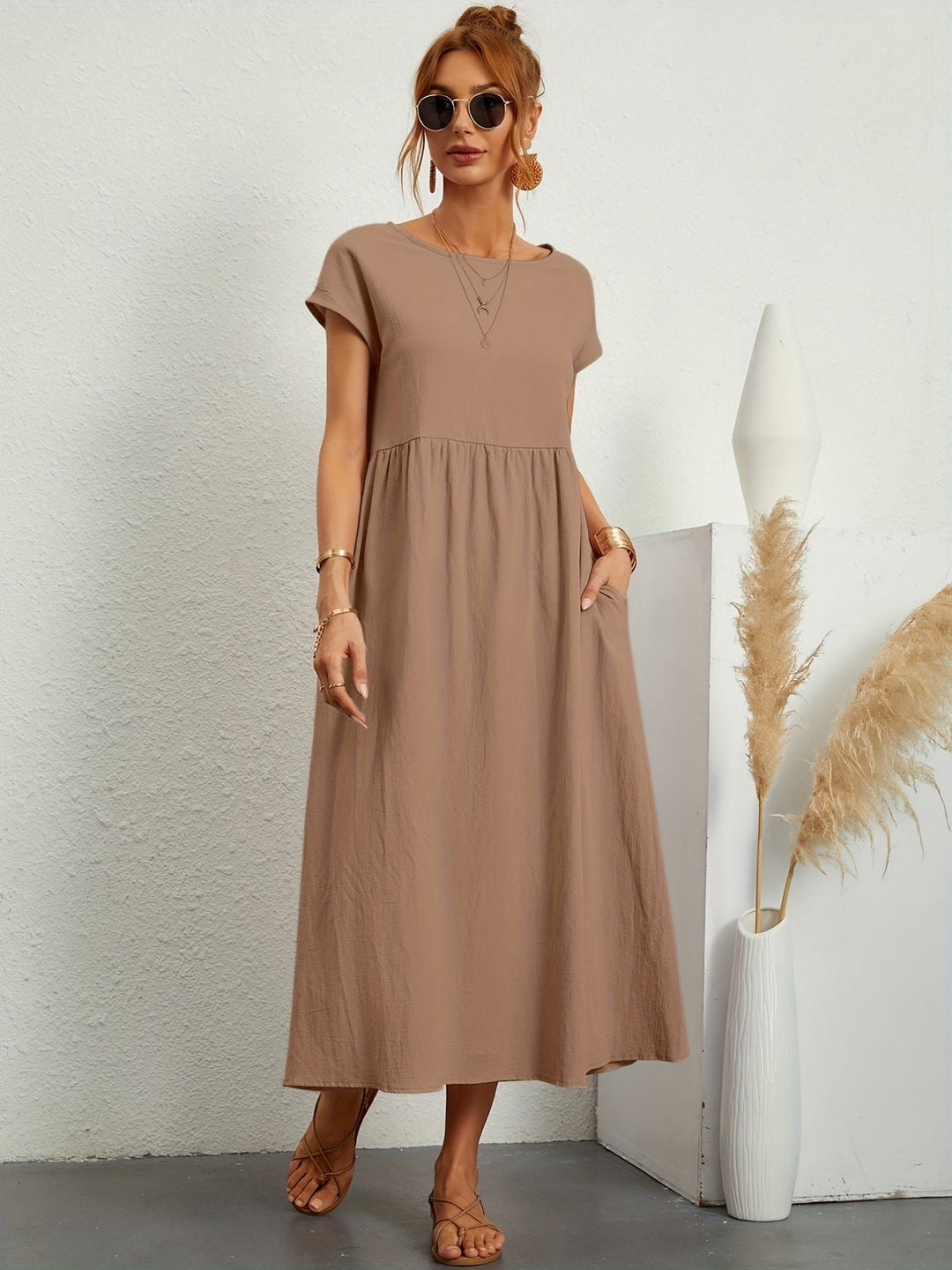 Freya | Light Midi Dress with Pockets and Short Sleeves
