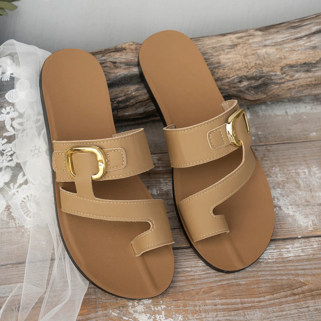 Berwyn | Effortless Buckle Gold Summer Sandals