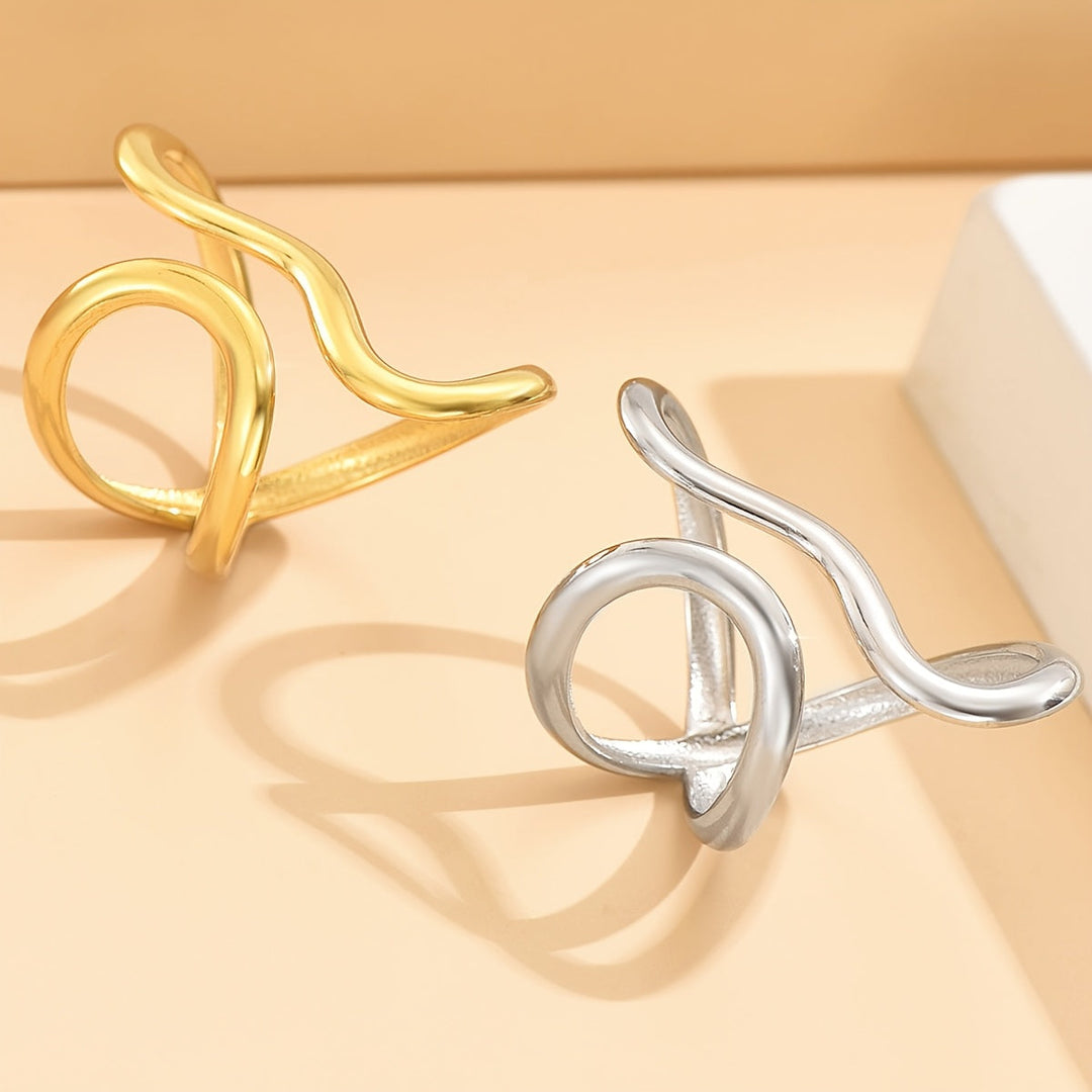 Chic Ring with Asymmetric Wave