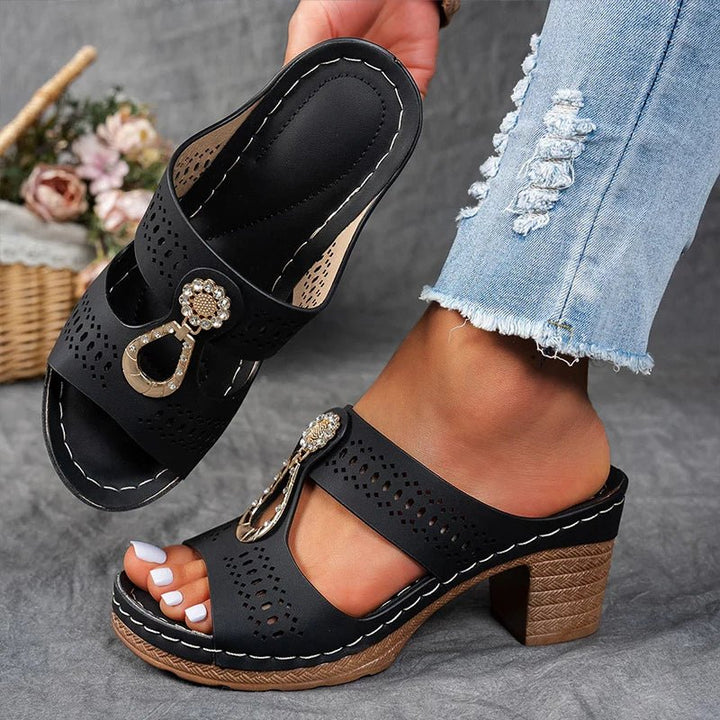 Lola | Effortless Black Summer Sandals